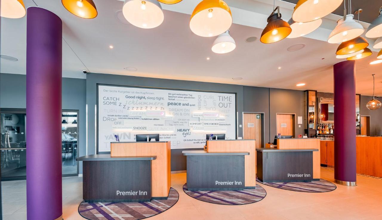 Premier Inn Mannheim City Centre Екстериор снимка